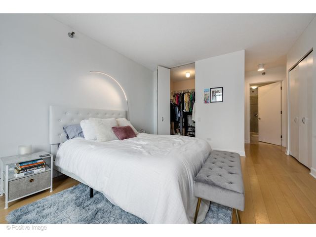 400 N Lasalle Boulevard 4402, Chicago, IL 60654