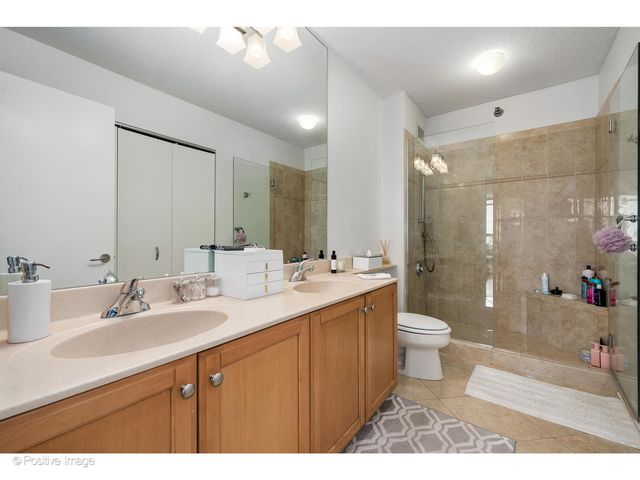 400 N Lasalle Boulevard 4402, Chicago, IL 60654