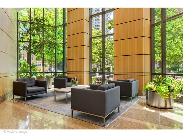 400 N Lasalle Boulevard 4402, Chicago, IL 60654