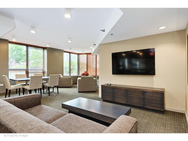 400 N Lasalle Boulevard 4402, Chicago, IL 60654