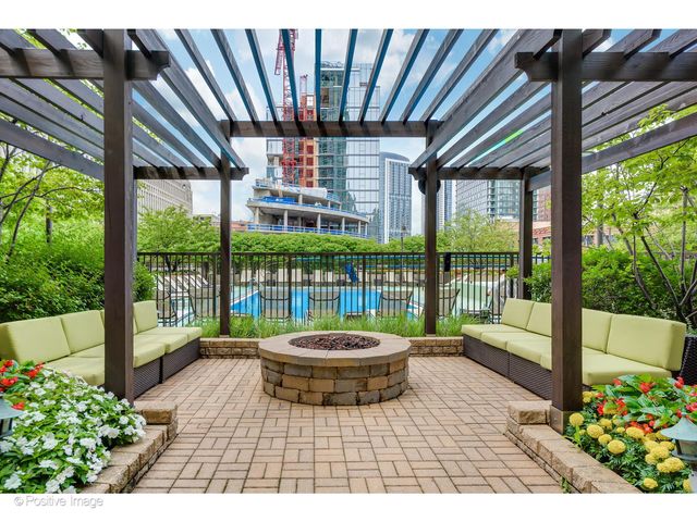 400 N Lasalle Boulevard 4402, Chicago, IL 60654