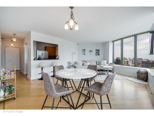 400 N Lasalle Boulevard 4402, Chicago, IL 60654