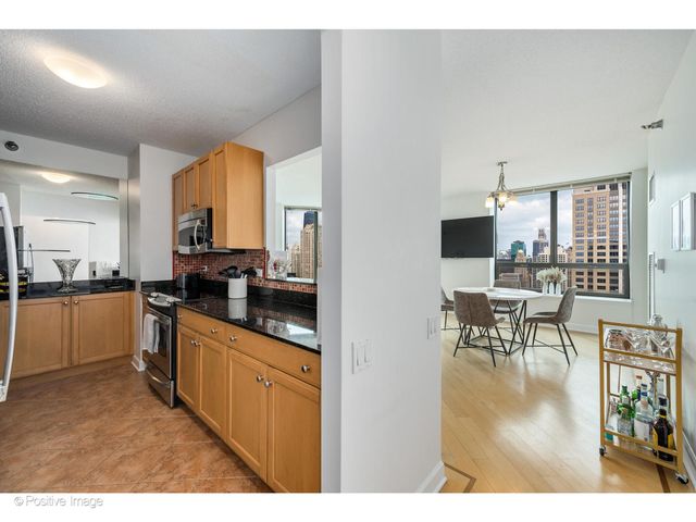 400 N Lasalle Boulevard 4402, Chicago, IL 60654