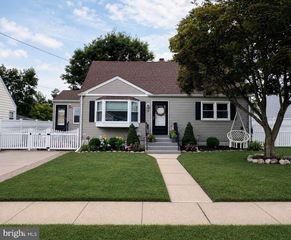 15 APPLETON DR, Hamilton, NJ 08610