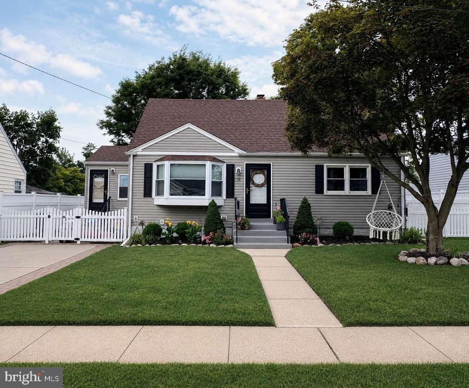 15 APPLETON DR, Hamilton, NJ 08610