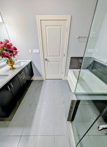 544 E 46th Place, Chicago, IL 60653