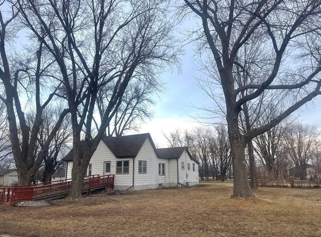 200 5th Street, Walnut Grove, MN 56180