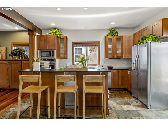 2837 Ne 63RD Ave, Portland, OR 97213