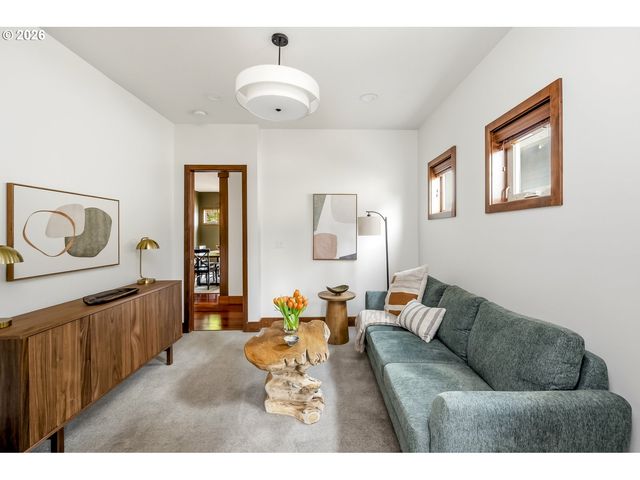 2837 Ne 63RD Ave, Portland, OR 97213