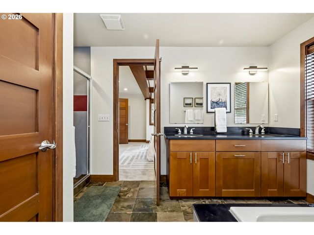 2837 Ne 63RD Ave, Portland, OR 97213