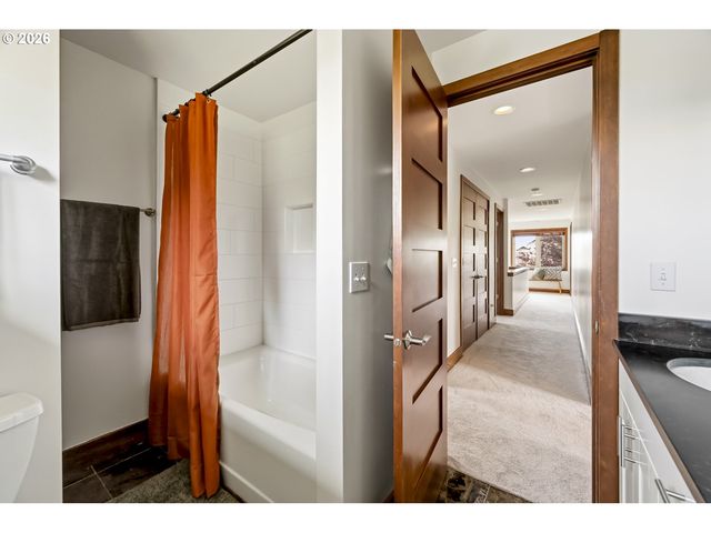 2837 Ne 63RD Ave, Portland, OR 97213