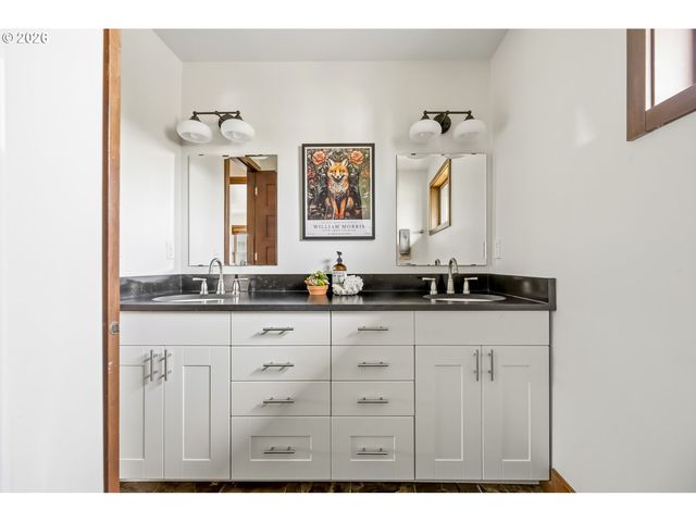 2837 Ne 63RD Ave, Portland, OR 97213