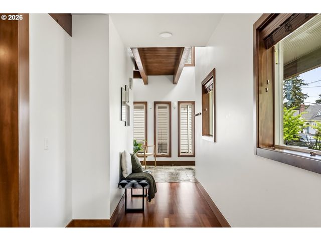 2837 Ne 63RD Ave, Portland, OR 97213