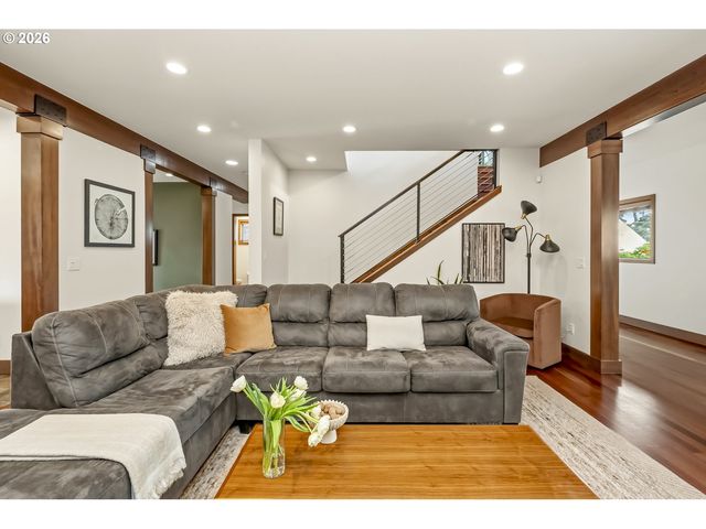 2837 Ne 63RD Ave, Portland, OR 97213