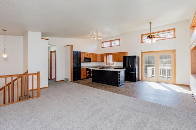 61 Fremont Drive S, Fargo, ND 58103