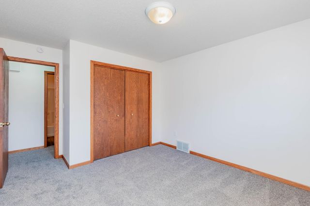 61 Fremont Drive S, Fargo, ND 58103