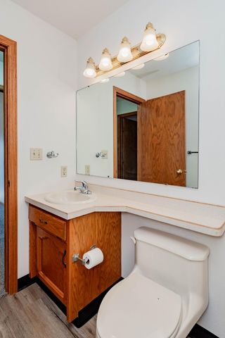 61 Fremont Drive S, Fargo, ND 58103