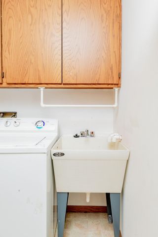 61 Fremont Drive S, Fargo, ND 58103