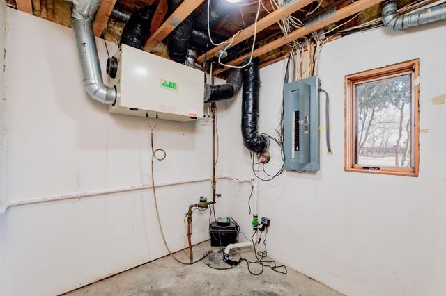 61 Fremont Drive S, Fargo, ND 58103