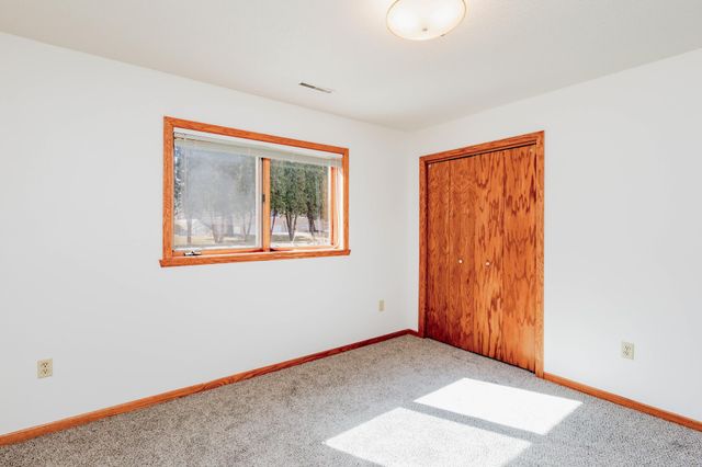 61 Fremont Drive S, Fargo, ND 58103