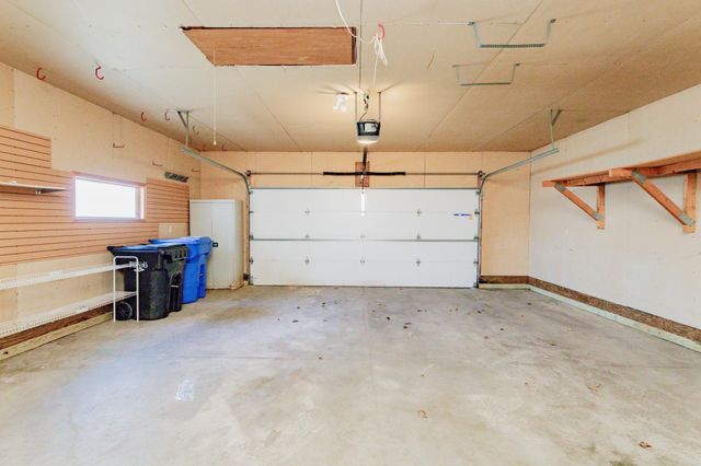 61 Fremont Drive S, Fargo, ND 58103