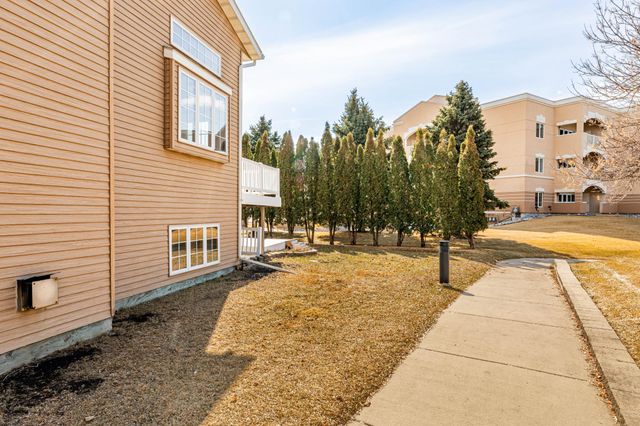 61 Fremont Drive S, Fargo, ND 58103