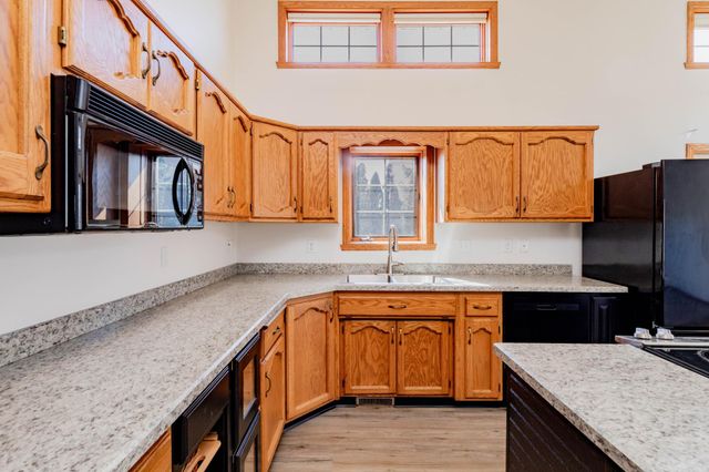 61 Fremont Drive S, Fargo, ND 58103