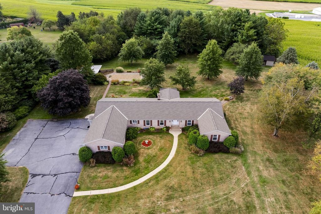 505 STRACKS DAM RD, Myerstown, PA 17067