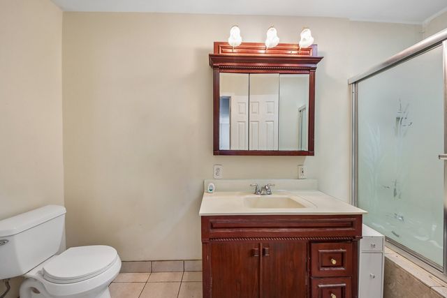 213 Edgemont Street, Mundelein, IL 60060