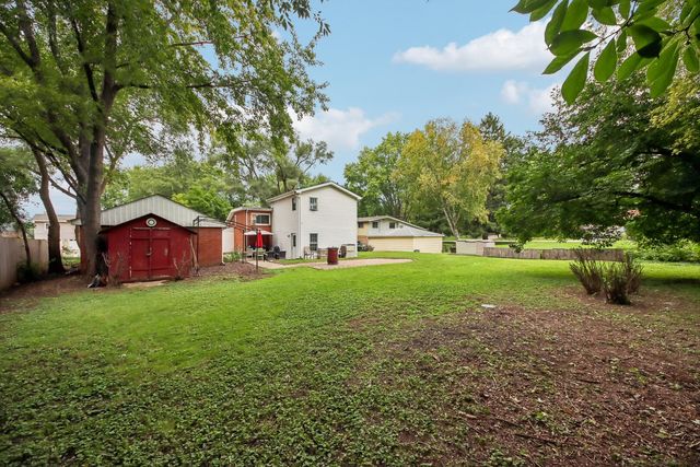 213 Edgemont Street, Mundelein, IL 60060