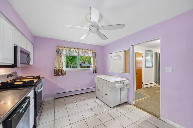 213 Edgemont Street, Mundelein, IL 60060