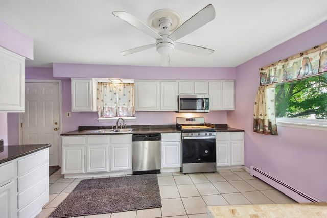 213 Edgemont Street, Mundelein, IL 60060