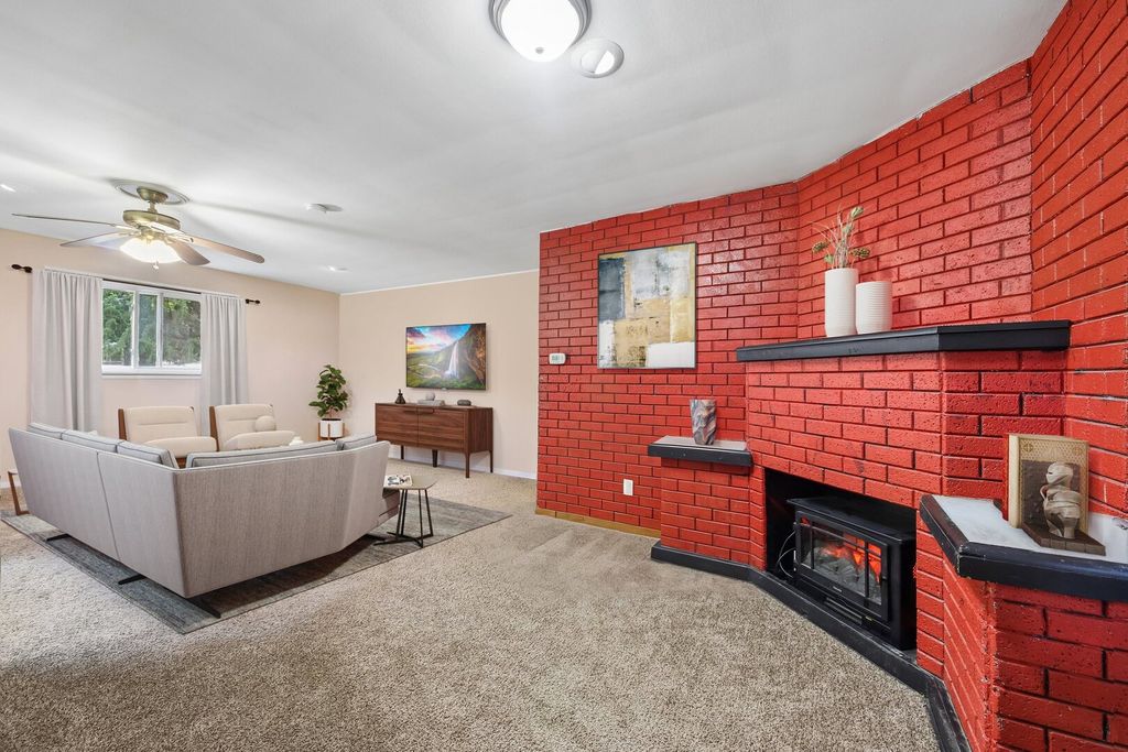 213 Edgemont Street, Mundelein, IL 60060 — photo 5