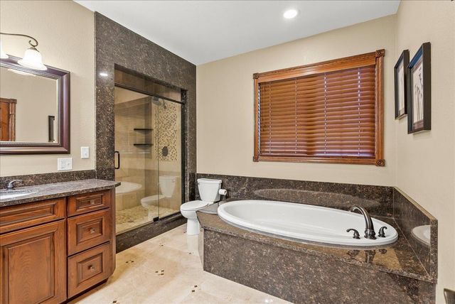 4222 Daina Drive, Cedar Falls, IA 50613