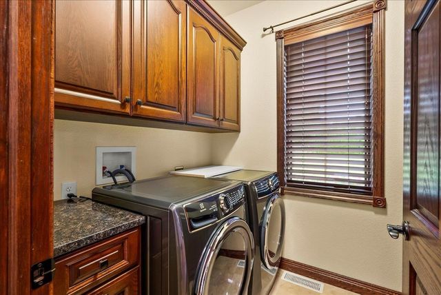 4222 Daina Drive, Cedar Falls, IA 50613