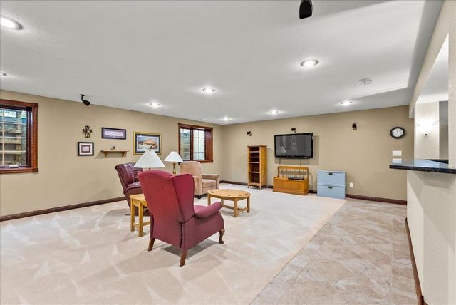 4222 Daina Drive, Cedar Falls, IA 50613