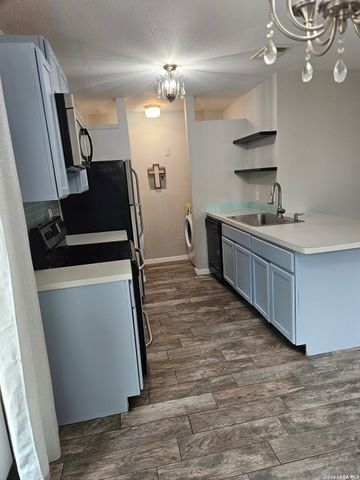 11750 Spring Life, San Antonio, TX 78249