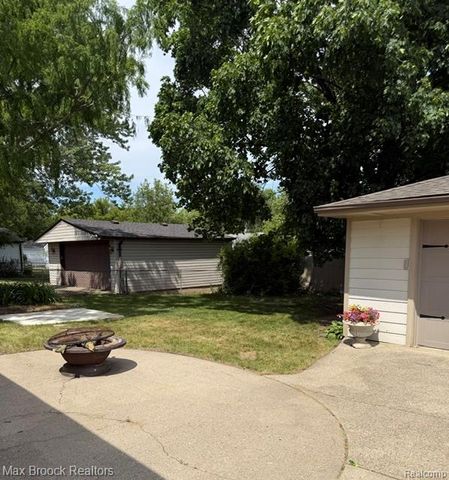 44252 Felstone Drive, Sterling Heights, MI 48313
