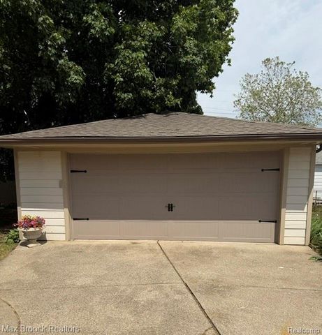 44252 Felstone Drive, Sterling Heights, MI 48313