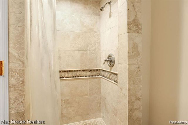 44252 Felstone Drive, Sterling Heights, MI 48313