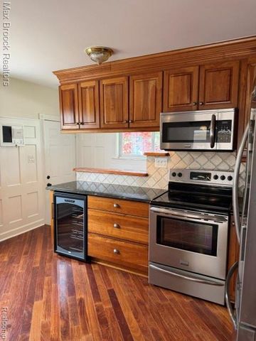 44252 Felstone Drive, Sterling Heights, MI 48313
