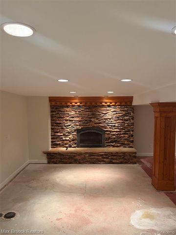 44252 Felstone Drive, Sterling Heights, MI 48313