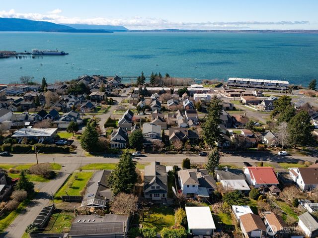 717 13th Street, Bellingham, WA 98225