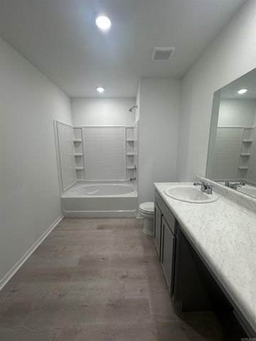 7048 Potomac Trail, Bauxite, AR 72011