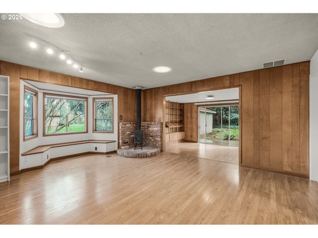 375 FIR KNOLL Ln, Salem, OR 97317