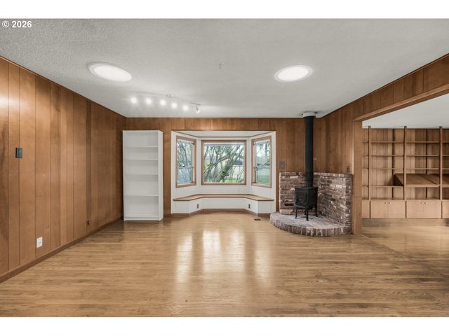 375 FIR KNOLL Ln, Salem, OR 97317