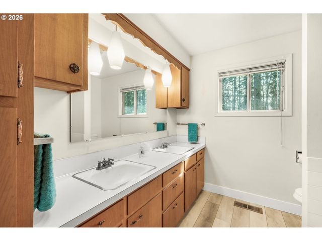 375 FIR KNOLL Ln, Salem, OR 97317