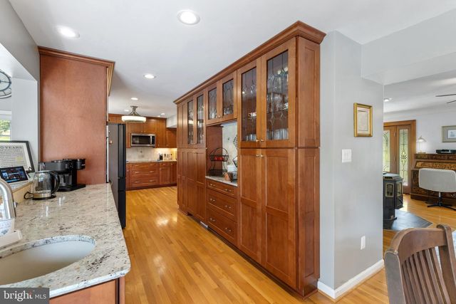 330 KINGSTON CIR, Sykesville, MD 21784