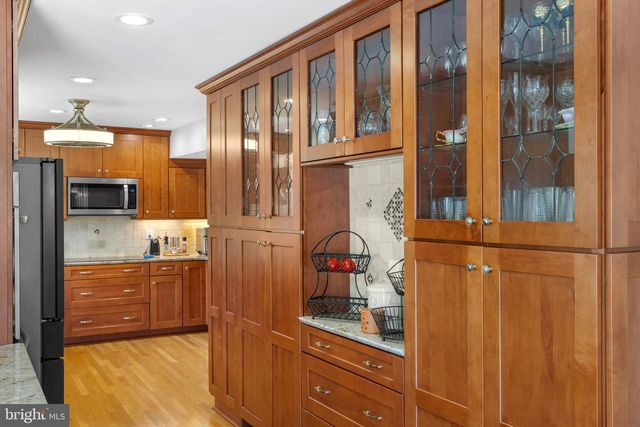 330 KINGSTON CIR, Sykesville, MD 21784