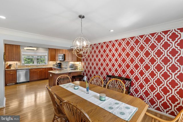 330 KINGSTON CIR, Sykesville, MD 21784